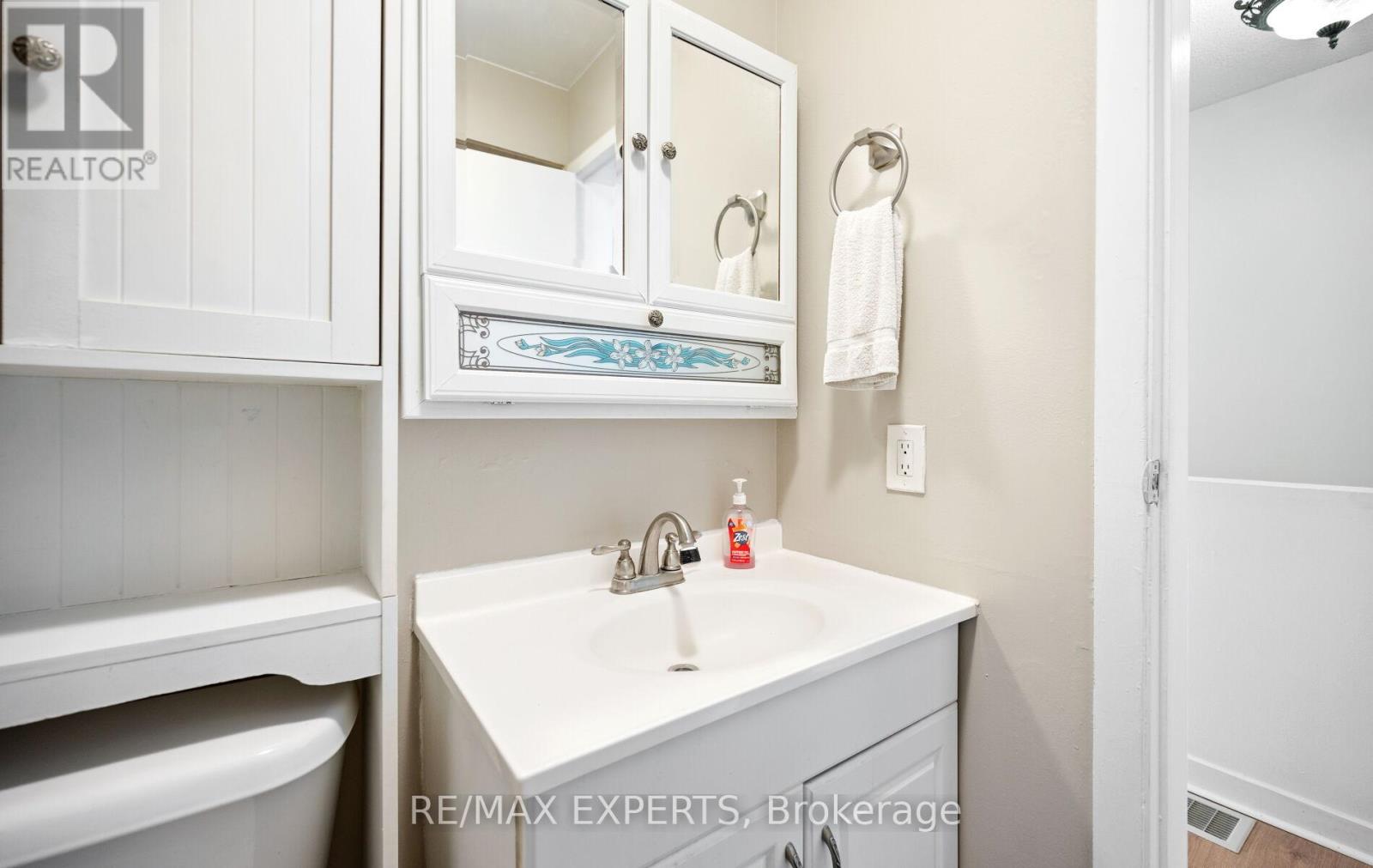 5 Moregate Crescent, Brampton, Ontario  L6S 3K9 - Photo 32 - W13241452