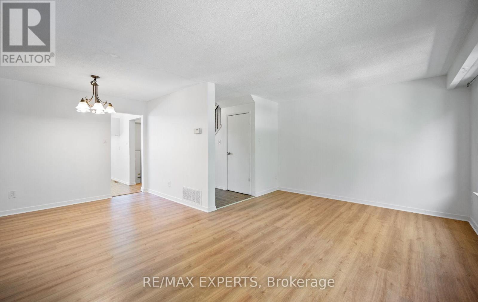 5 Moregate Crescent, Brampton, Ontario  L6S 3K9 - Photo 9 - W13241452