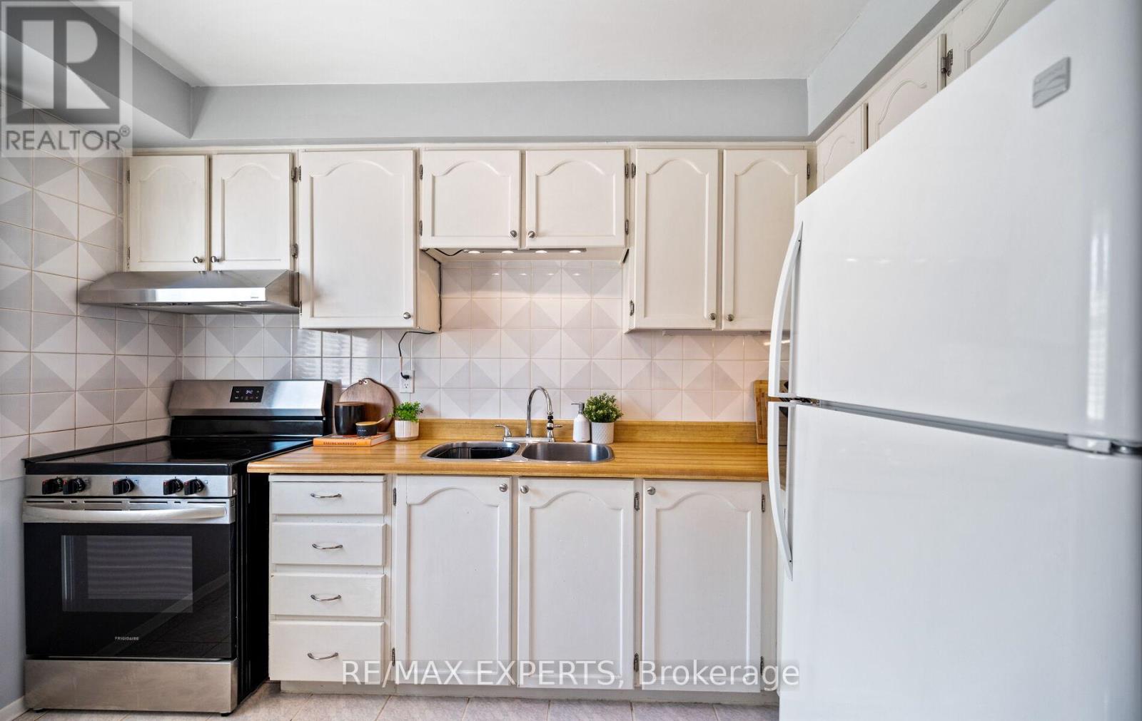 15 - 161 Moregate Crescent, Brampton, Ontario  L6S 3K9 - Photo 14 - W13241468
