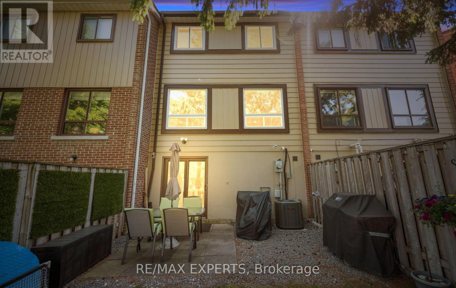 15 - 161 Moregate Crescent, Brampton, Ontario  L6S 3K9 - Photo 42 - W13241468