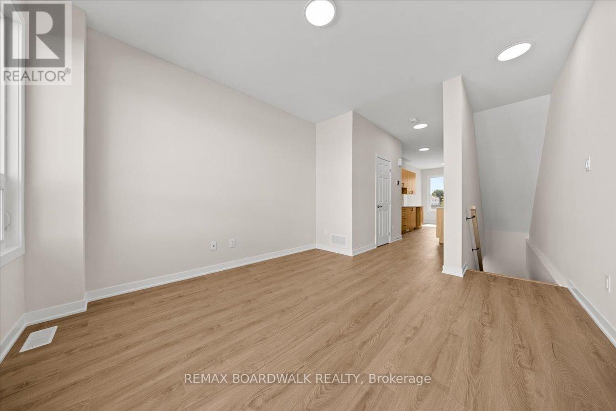249 Lamarche Avenue, Ottawa, Ontario  K1W 0M5 - Photo 13 - X13241504