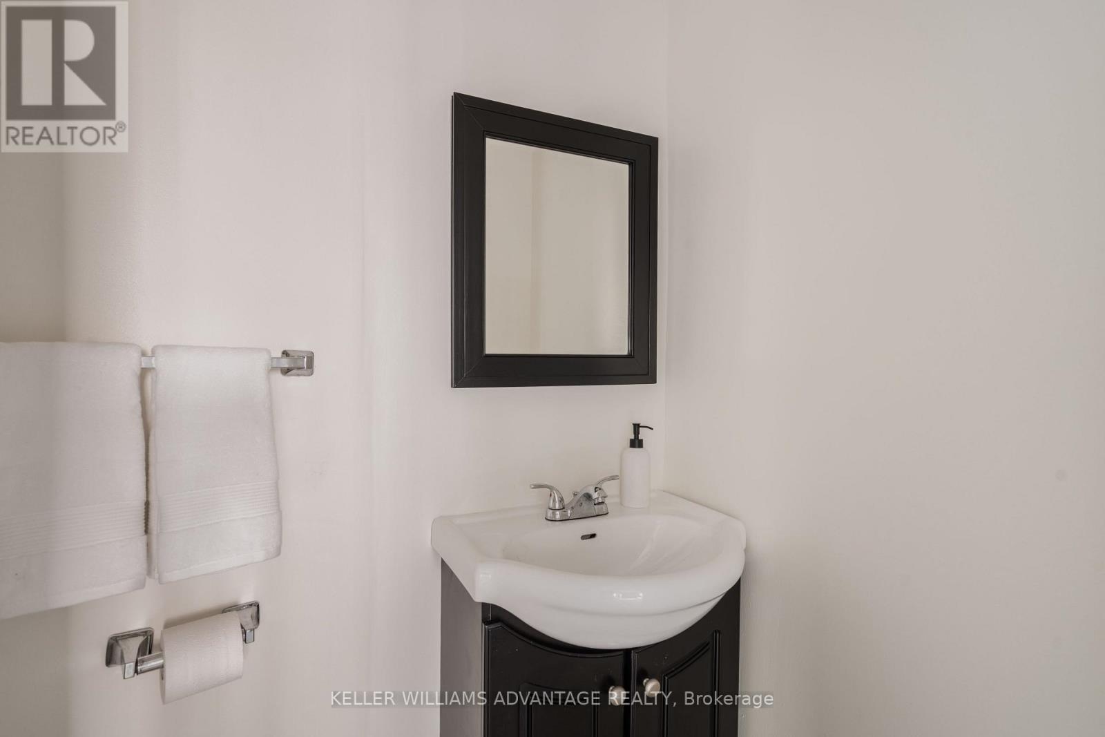 129 Woodfield Road, Toronto, Ontario  M4L 2W5 - Photo 20 - E13241062