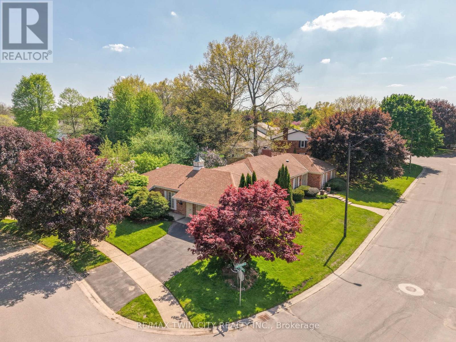3 Fieldstone Circle, Brantford, Ontario  N3R 6S7 - Photo 4 - X13241126