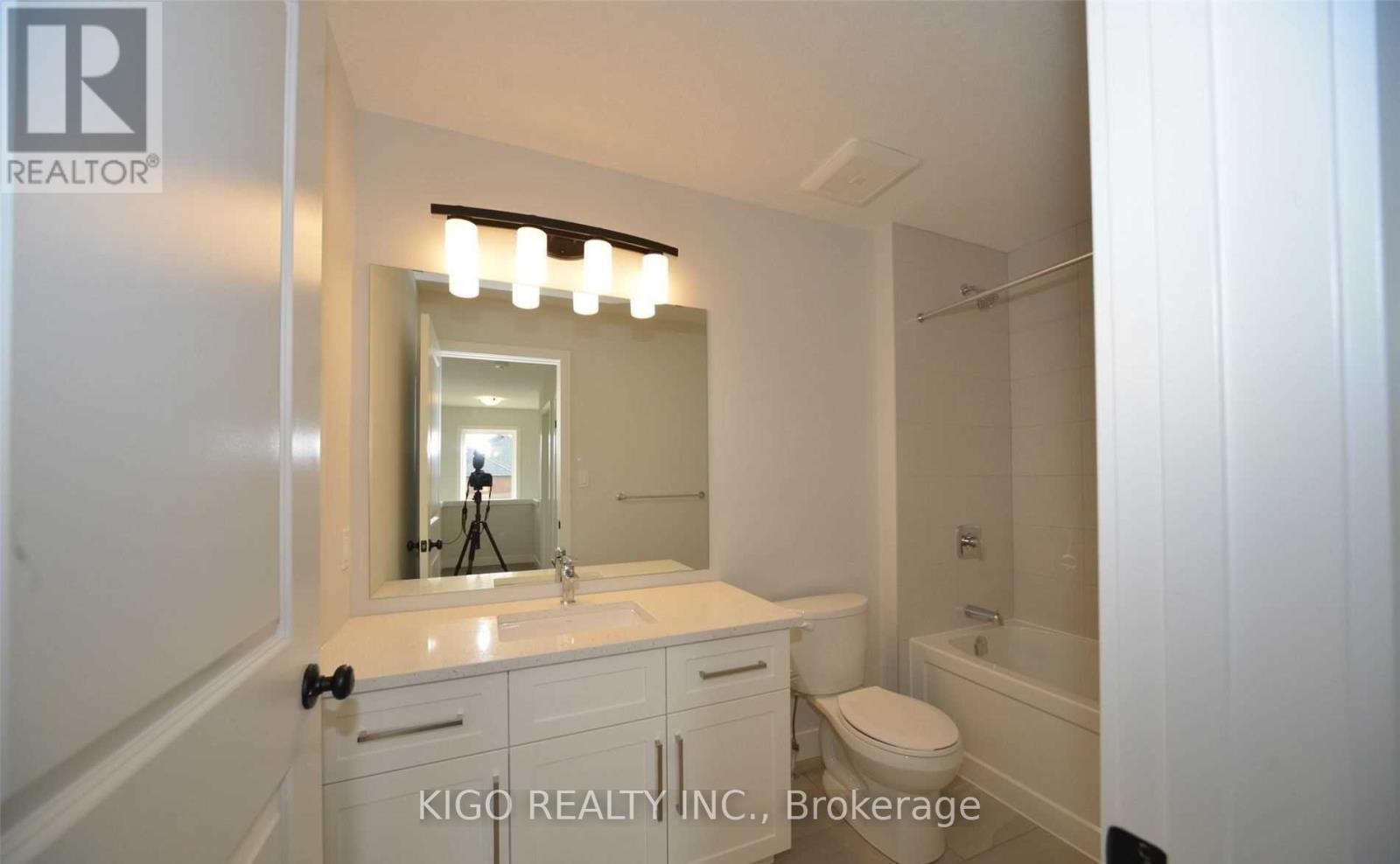 Unit #2 - 3025 Doyle Drive, London South, Ontario  N6M 0H2 - Photo 25 - X13241154
