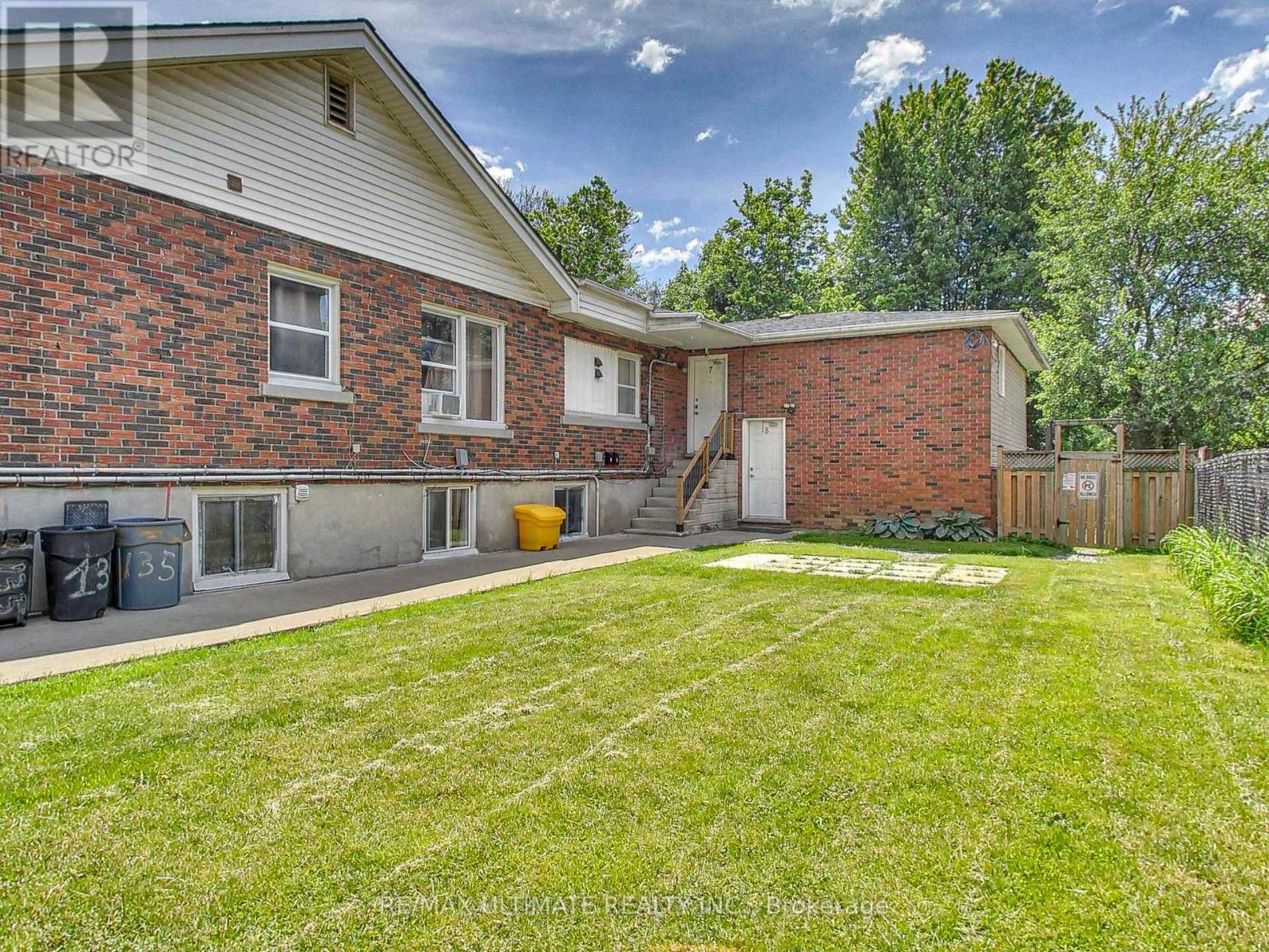 Apt 8 - 135 Chatham Street, Brantford, Ontario  N3S 4G5 - Photo 2 - X13241192