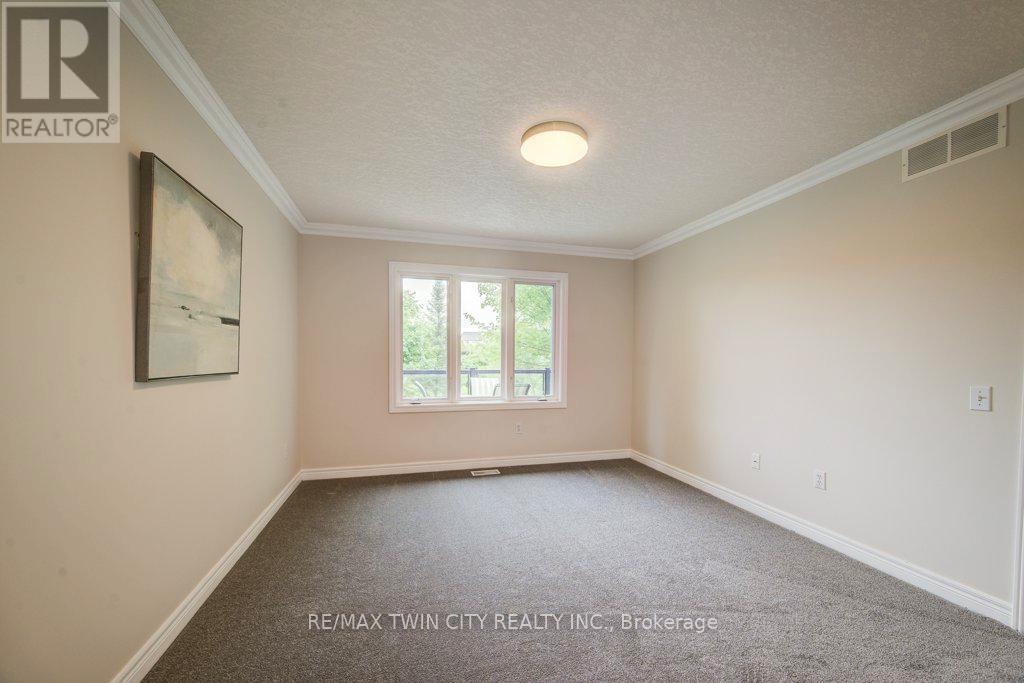 670 Salzburg Drive, Waterloo, Ontario  N2V 2N8 - Photo 24 - X13241212