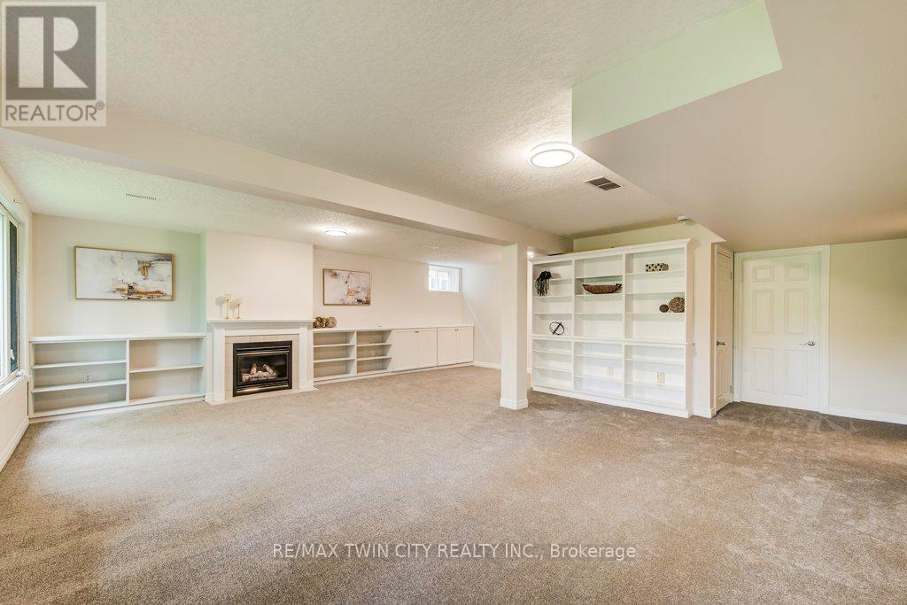 670 Salzburg Drive, Waterloo, Ontario  N2V 2N8 - Photo 36 - X13241212