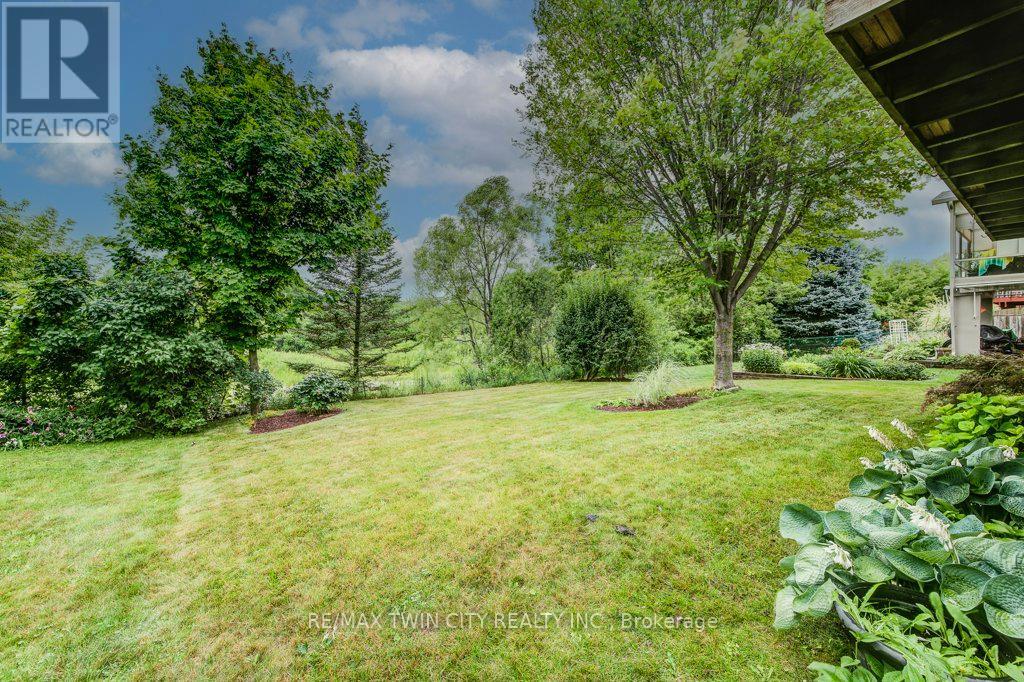 670 Salzburg Drive, Waterloo, Ontario  N2V 2N8 - Photo 47 - X13241212