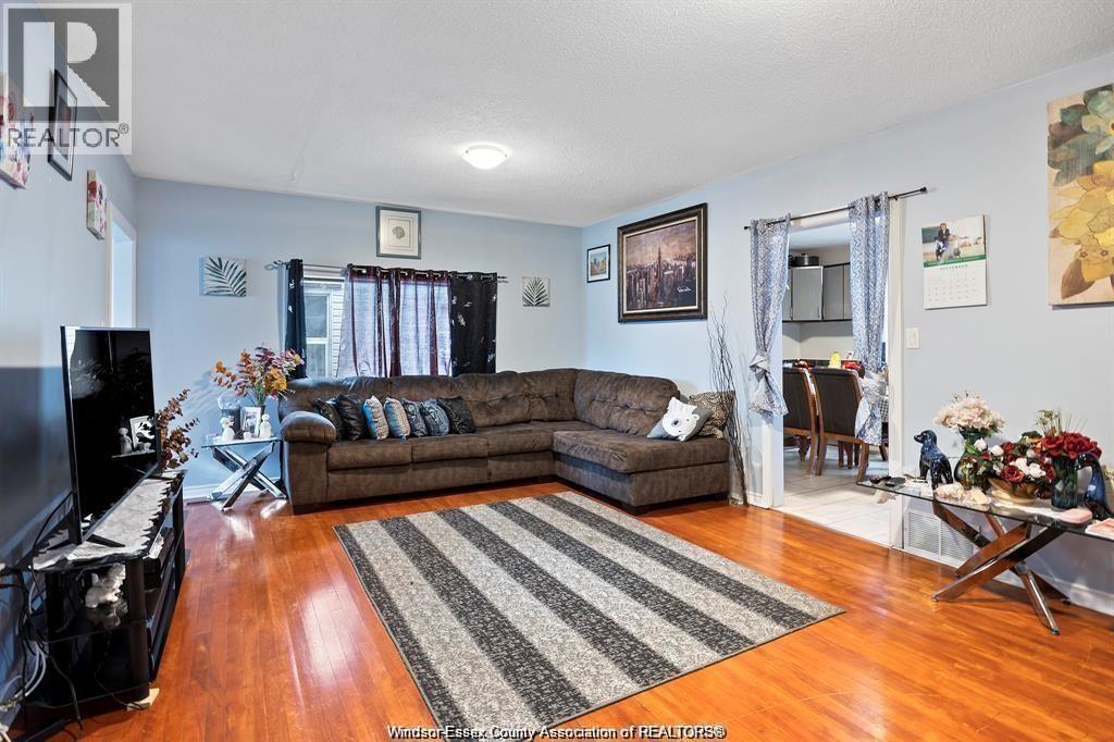4 Hazelton Street, Leamington, Ontario  N8H 1B6 - Photo 10 - 26013160