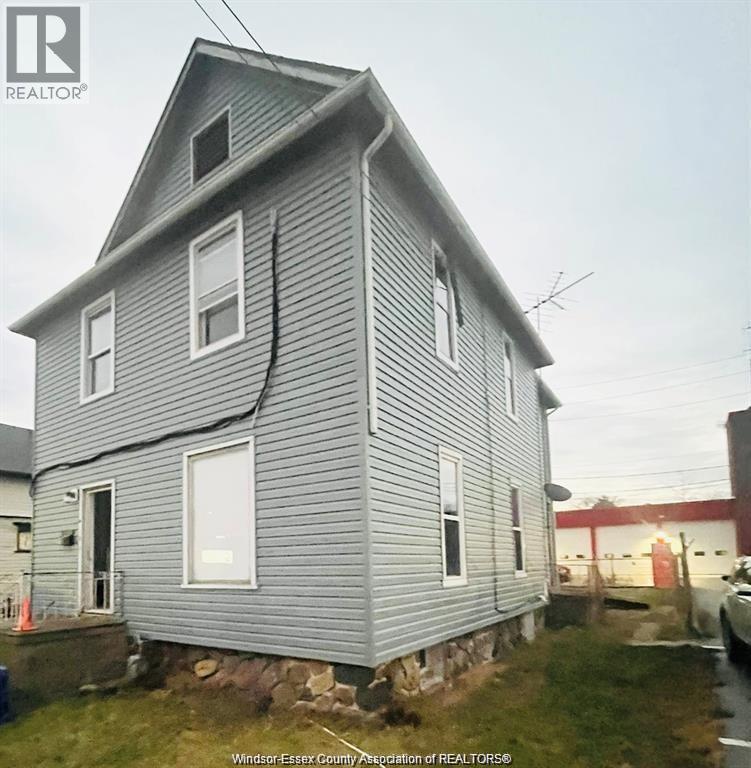 4 Hazelton Street, Leamington, Ontario  N8H 1B6 - Photo 2 - 26013160