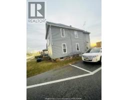 4 Hazelton STREET, Leamington, Ontario