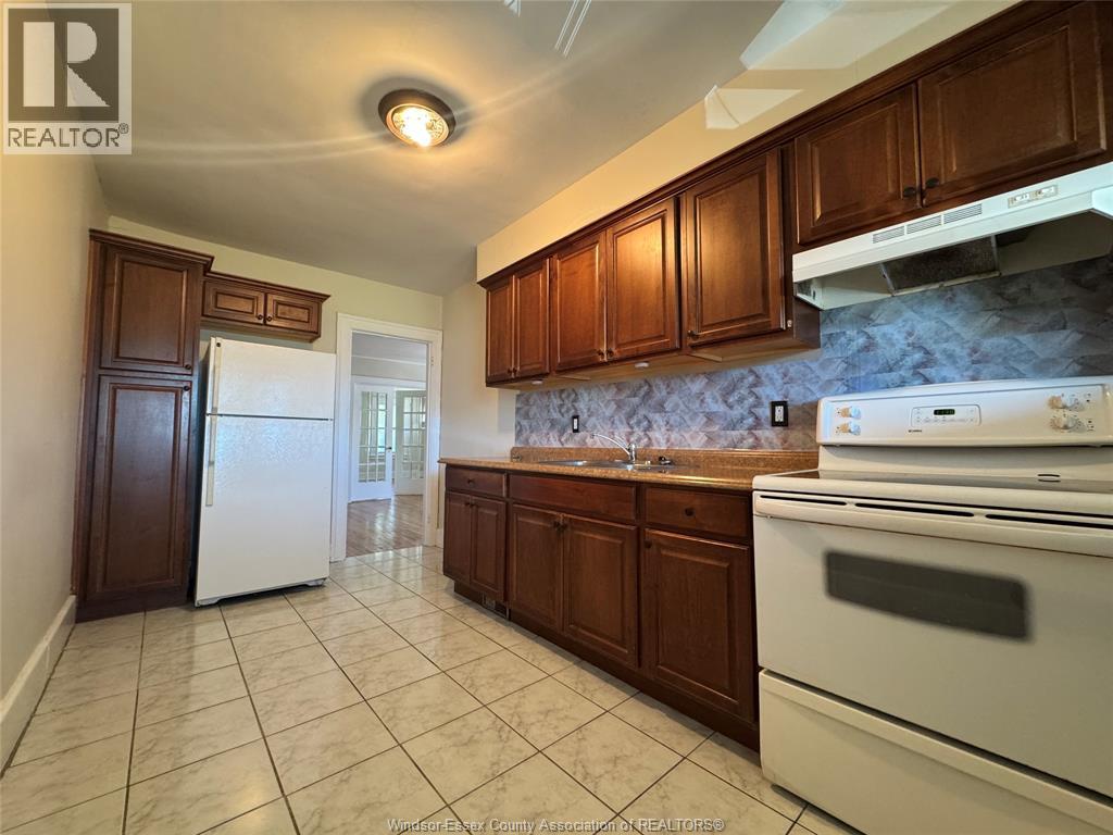 290 Vista Unit# 4, Windsor, Ontario  N9B 1H9 - Photo 3 - 26013147