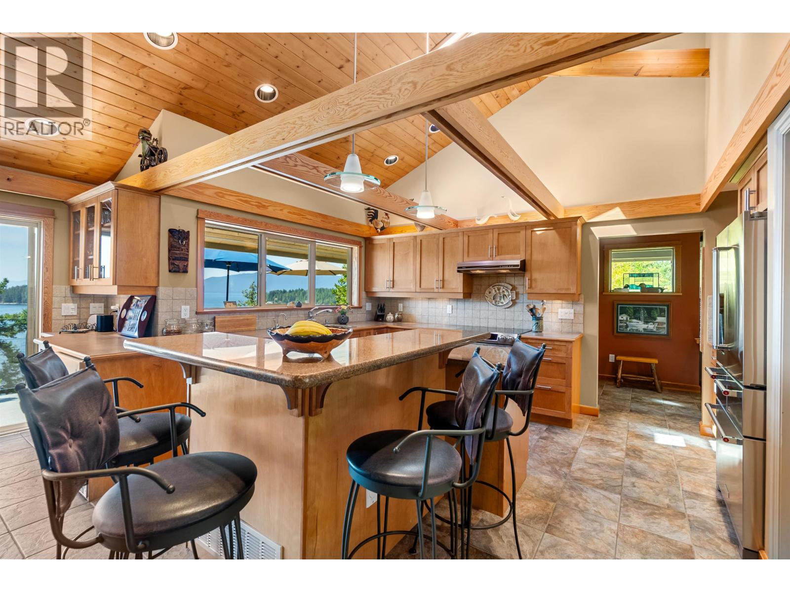 4266 Orca Road, Garden Bay, British Columbia  V0N 1S1 - Photo 11 - R3132183