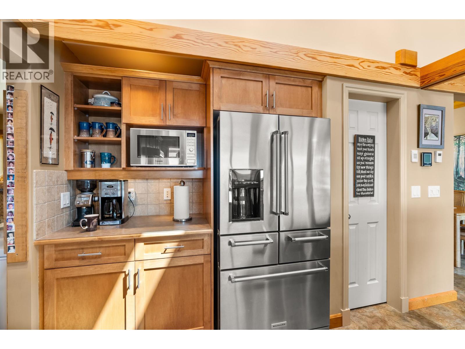 4266 Orca Road, Garden Bay, British Columbia  V0N 1S1 - Photo 12 - R3132183