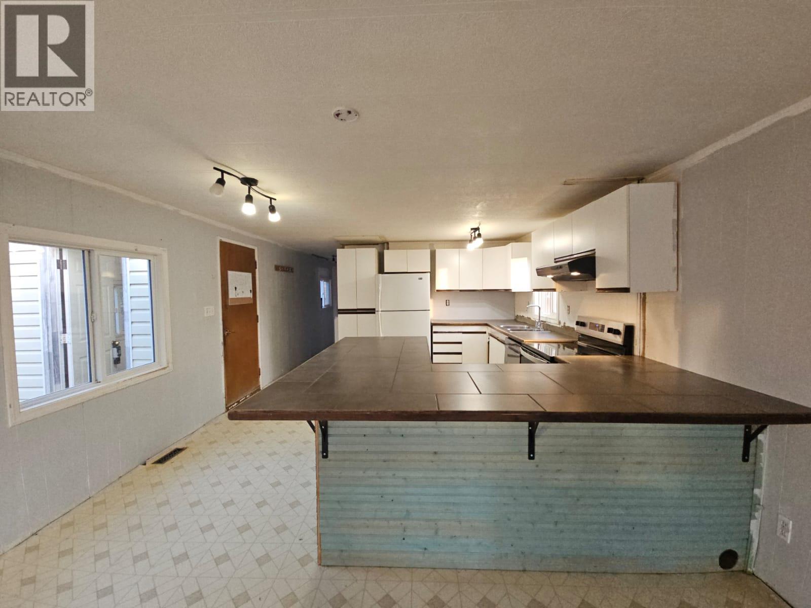 921 121 Avenue, Dawson Creek, British Columbia  V1G 3K3 - Photo 6 - 10389406