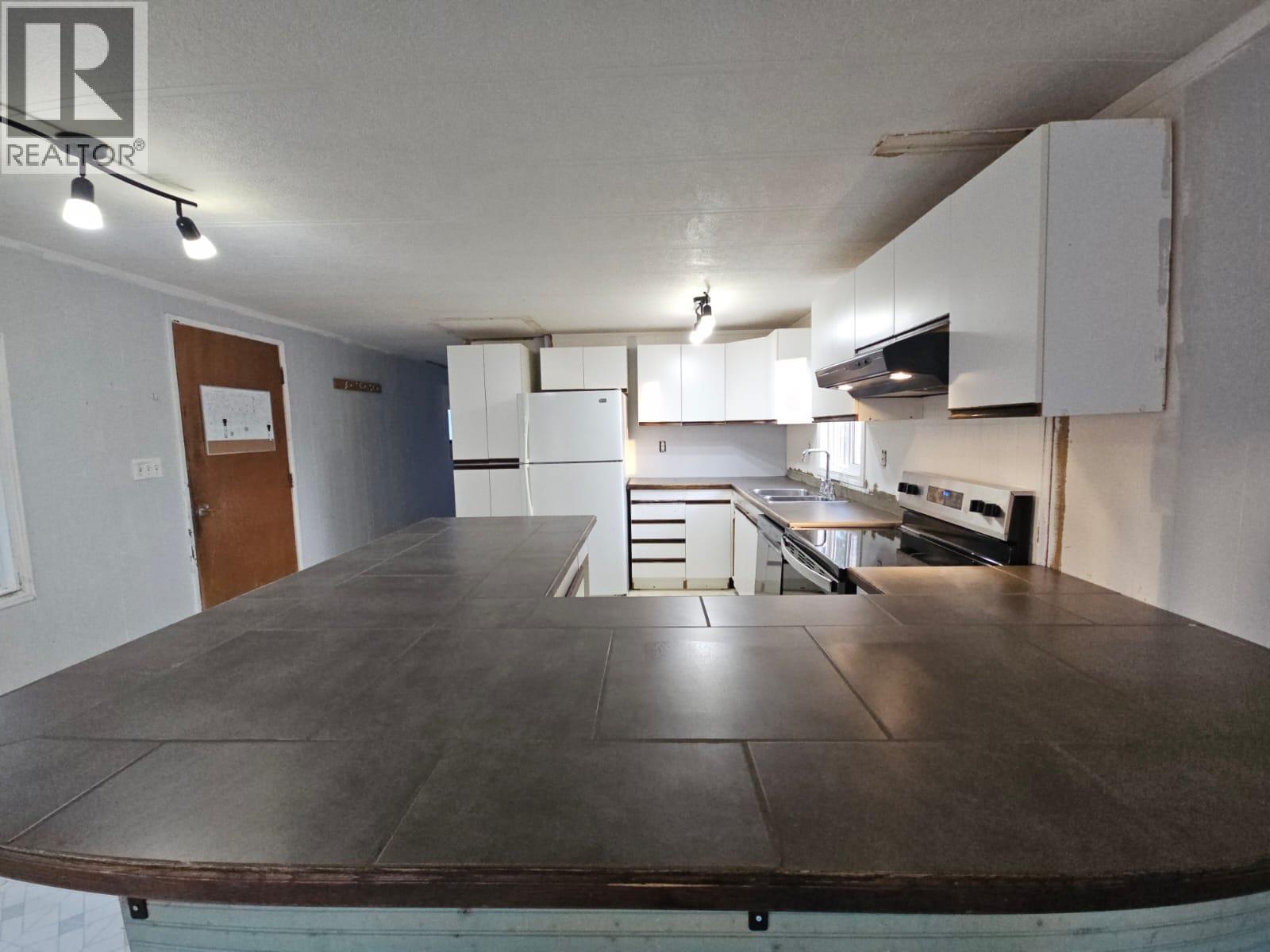 921 121 Avenue, Dawson Creek, British Columbia  V1G 3K3 - Photo 7 - 10389406