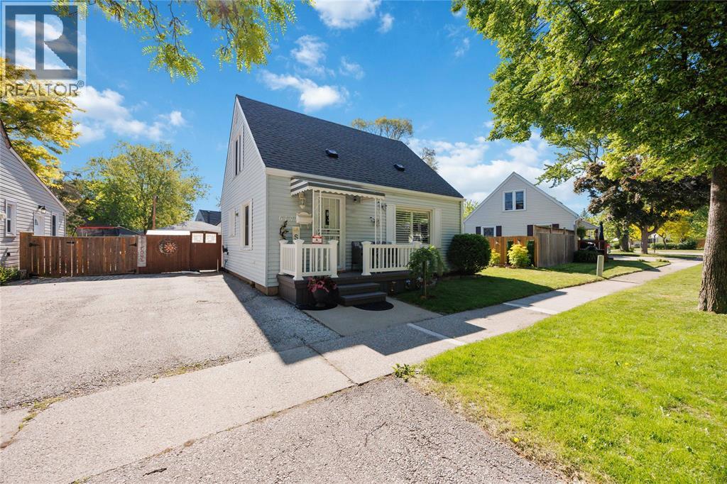 614 Cherry Drive, Sarnia photo 2