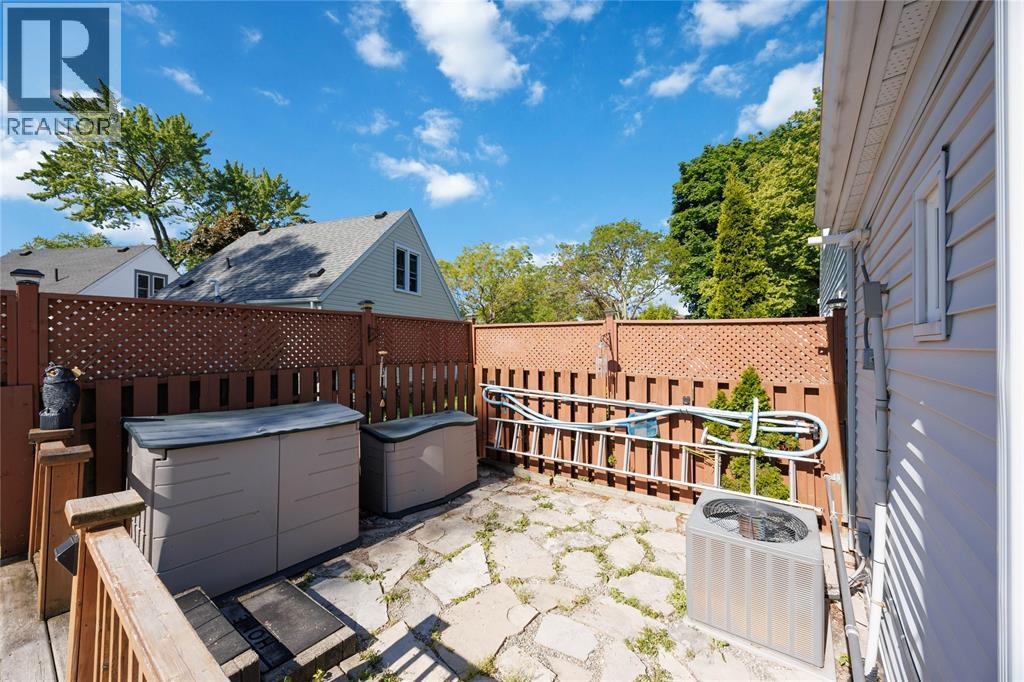 614 Cherry Drive, Sarnia photo 9