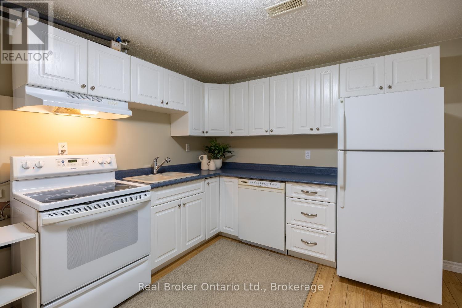 39 Valleycrest Drive, Clarington, Ontario  L1E 1H8 - Photo 32 - E13238952
