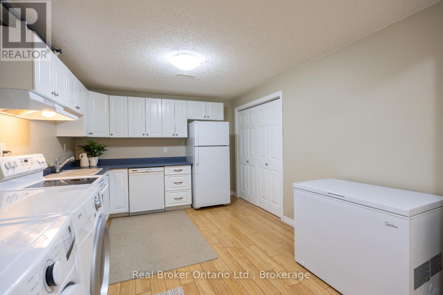 39 Valleycrest Drive, Clarington, Ontario  L1E 1H8 - Photo 34 - E13238952
