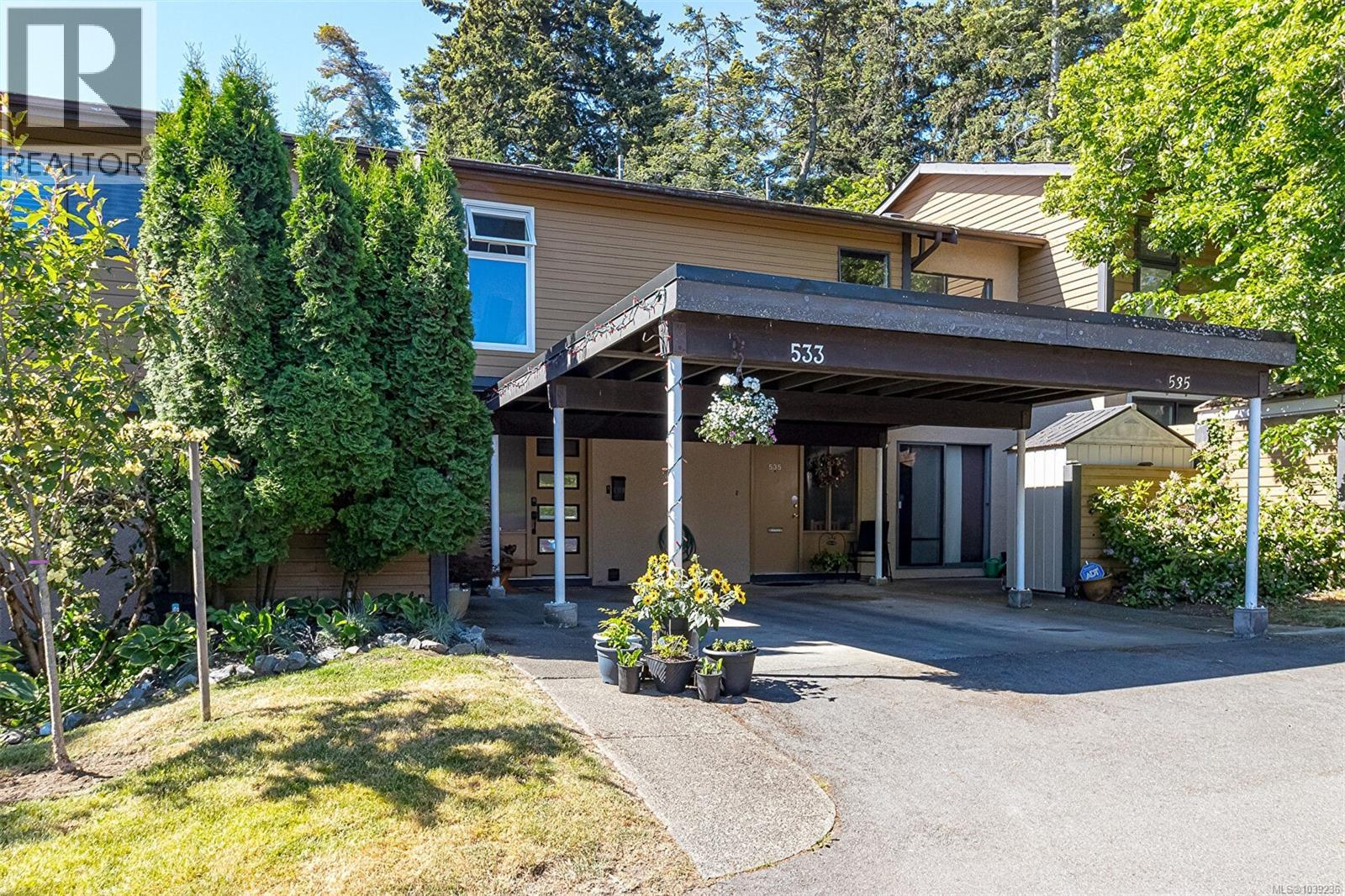533 Crossandra Cres