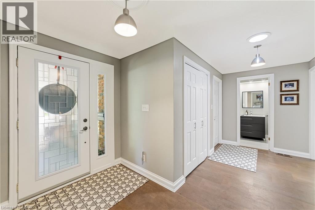 1145 Forestvale Drive, Burlington, Ontario  L7P 3G6 - Photo 4 - 40835956