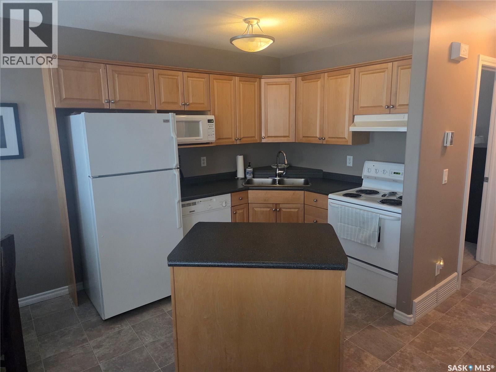 4144 Buckingham Drive E, Regina, Saskatchewan  S4V 3A9 - Photo 5 - SK037176