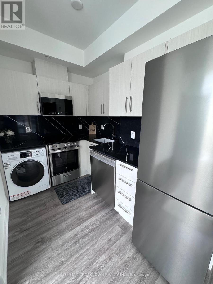 3rd - 57-861 Sheppard Avenue W, Toronto, Ontario  M3H 2T5 - Photo 4 - C12861080