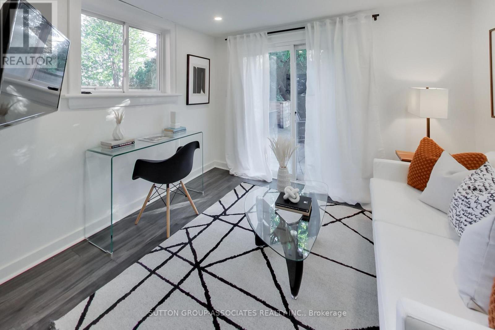 38 Winona Drive, Toronto, Ontario  M6G 3S6 - Photo 13 - C13241528