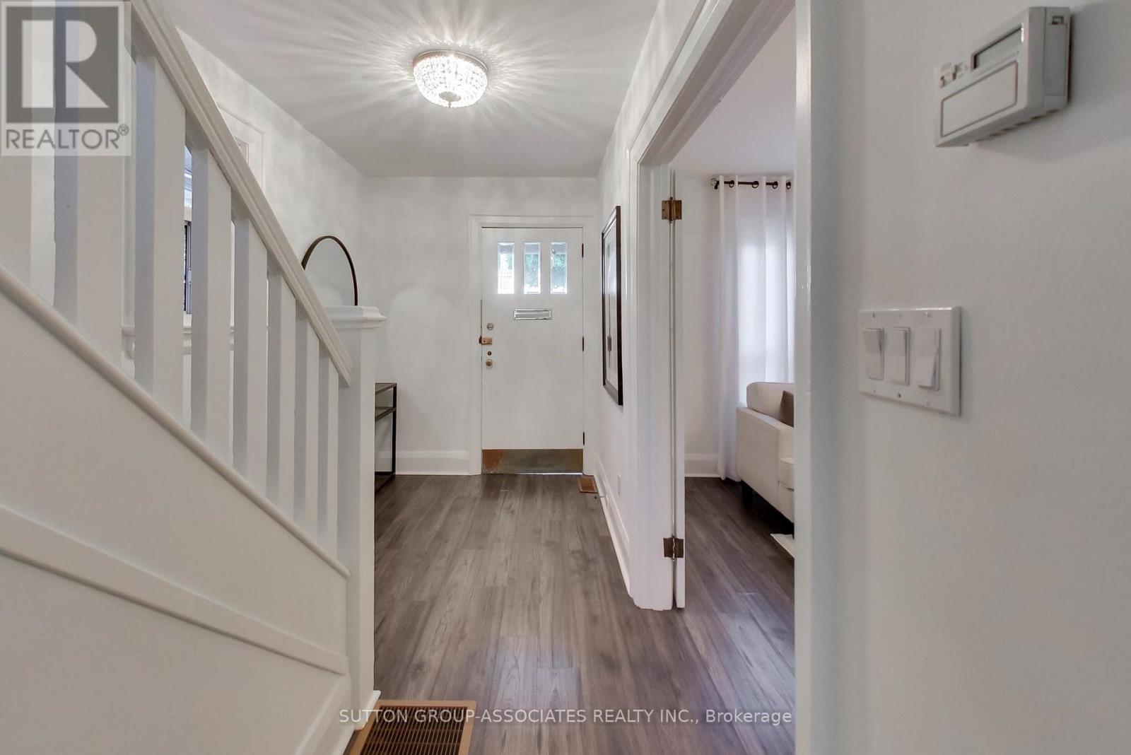 38 Winona Drive, Toronto, Ontario  M6G 3S6 - Photo 16 - C13241528