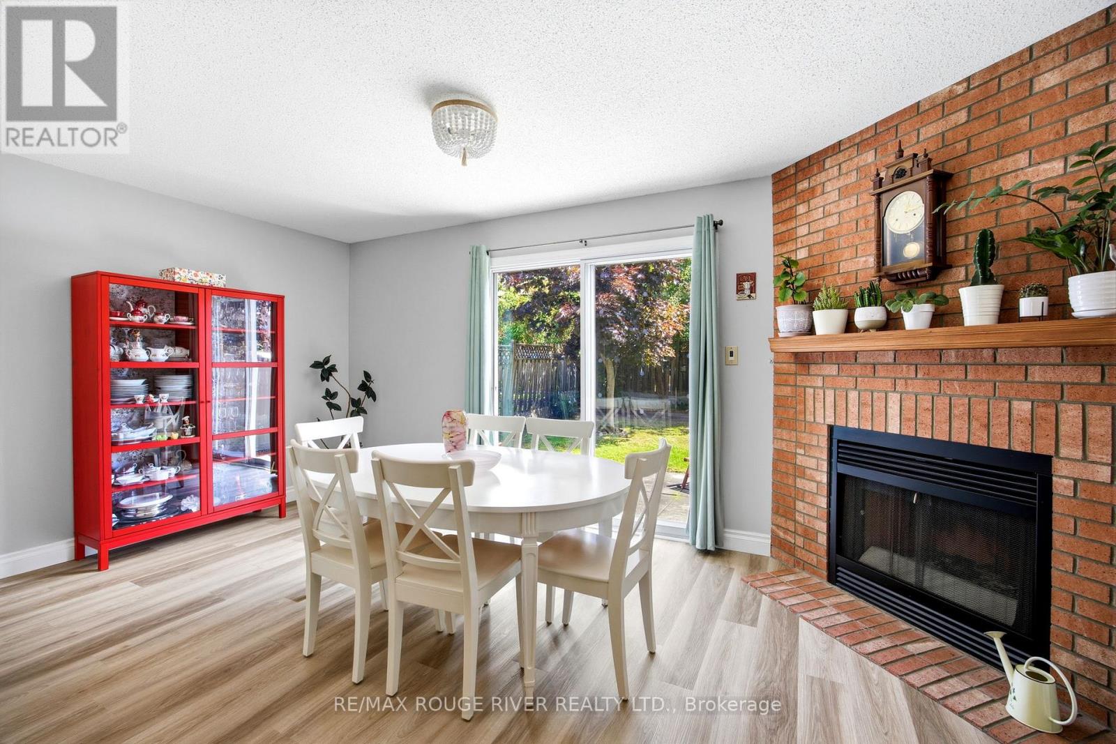 25 Cobblestone Drive, Whitby, Ontario  L1R 2A4 - Photo 12 - E13241588