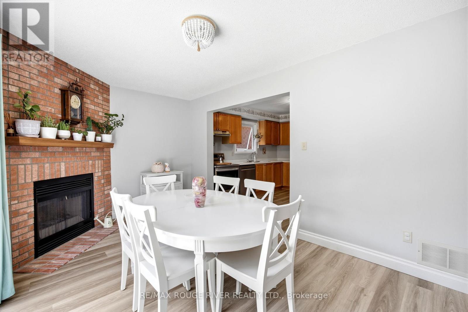 25 Cobblestone Drive, Whitby, Ontario  L1R 2A4 - Photo 13 - E13241588