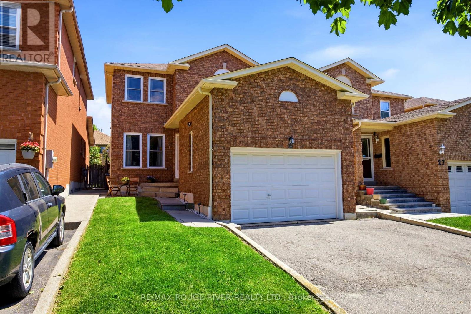25 Cobblestone Drive, Whitby, Ontario  L1R 2A4 - Photo 2 - E13241588