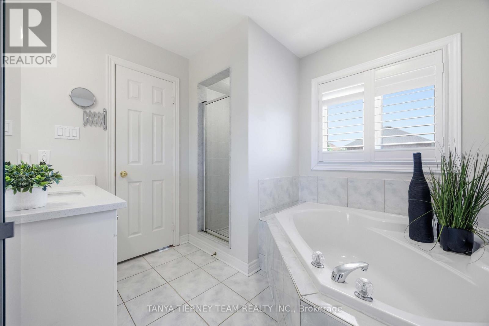9 Penhurst Drive, Whitby, Ontario  L1M 2C8 - Photo 29 - E13241592