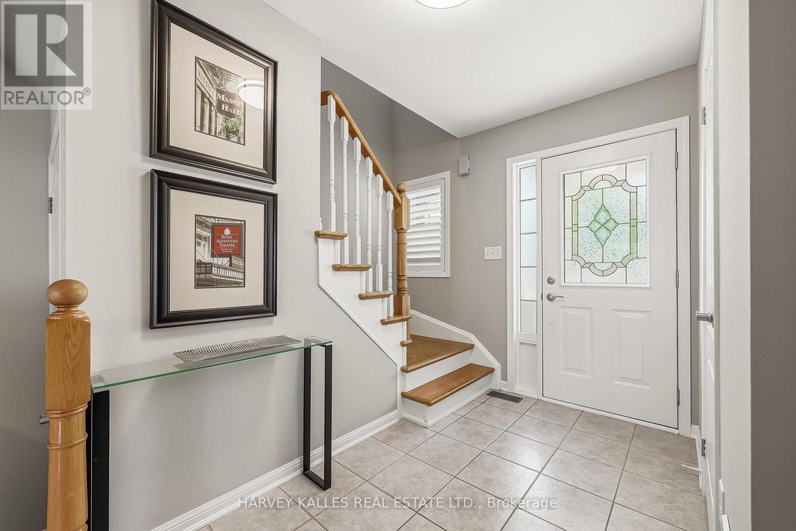 10 Dougherty Crescent, Whitchurch-Stouffville, Ontario  L4A 0A3 - Photo 4 - N13241574