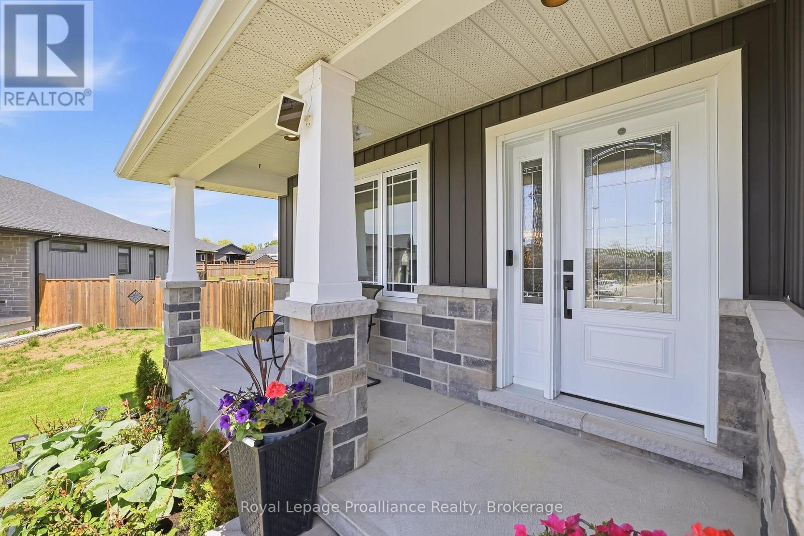 31 Gavin Crescent, Quinte West, Ontario  K8V 0H2 - Photo 4 - X13241684