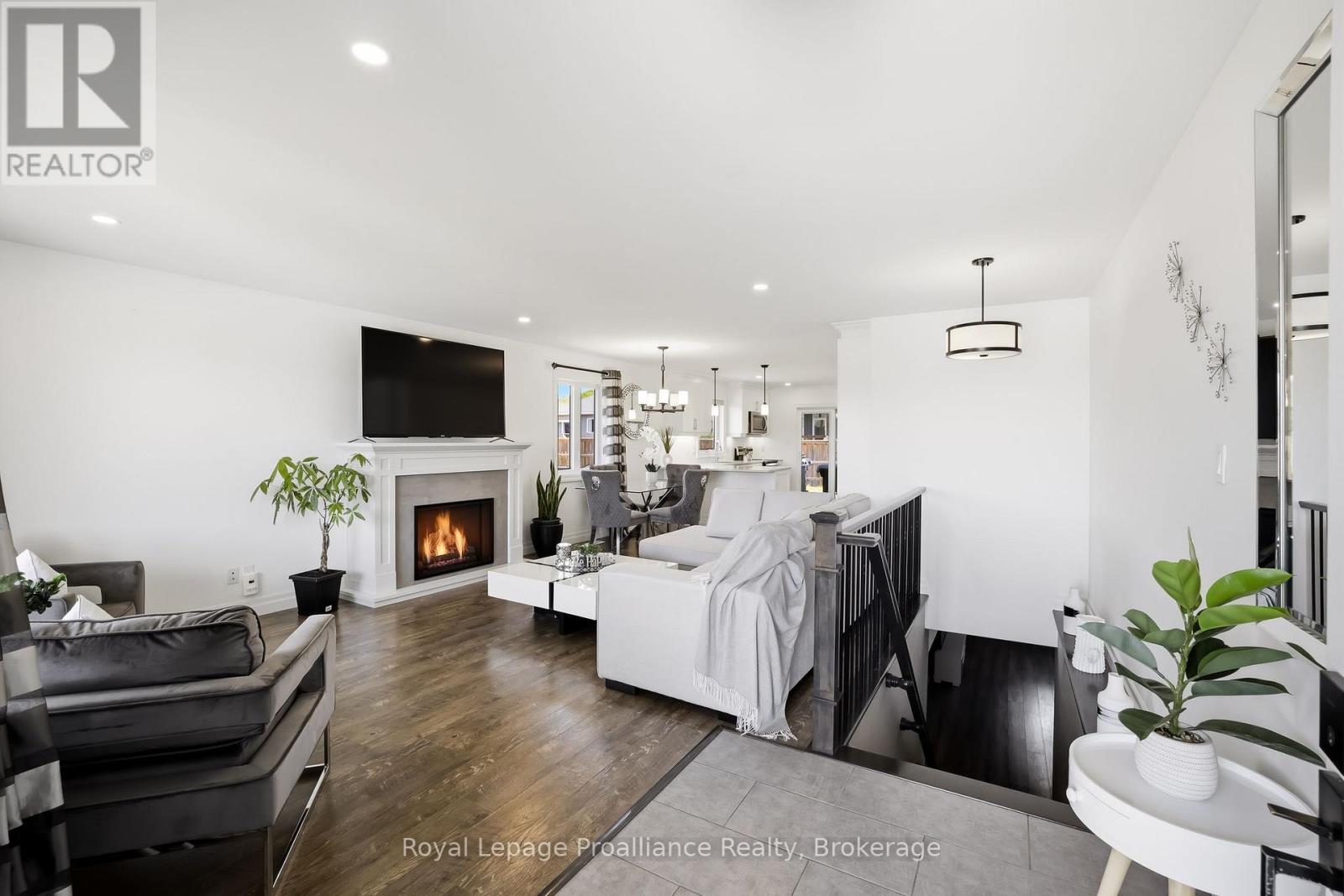 31 Gavin Crescent, Quinte West, Ontario  K8V 0H2 - Photo 5 - X13241684