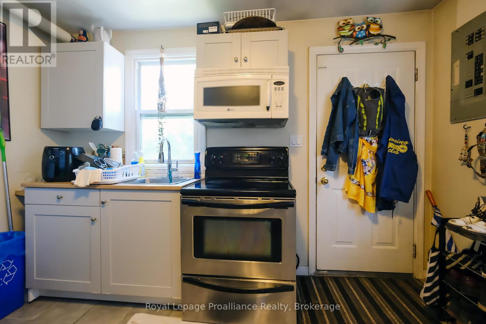100 Crown Street, Quinte West, Ontario  K8V 1P4 - Photo 12 - X13241882