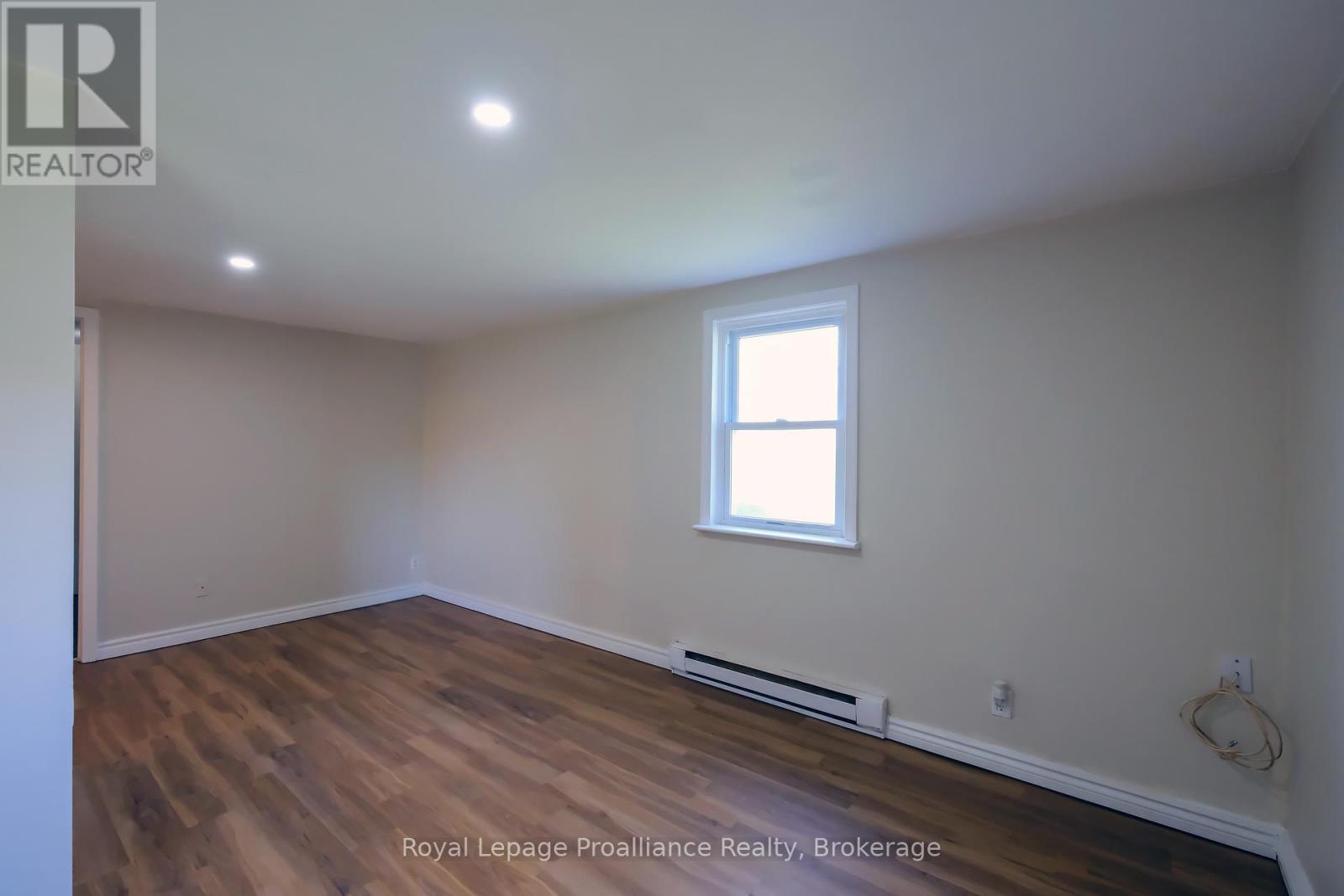 100 Crown Street, Quinte West, Ontario  K8V 1P4 - Photo 20 - X13241882
