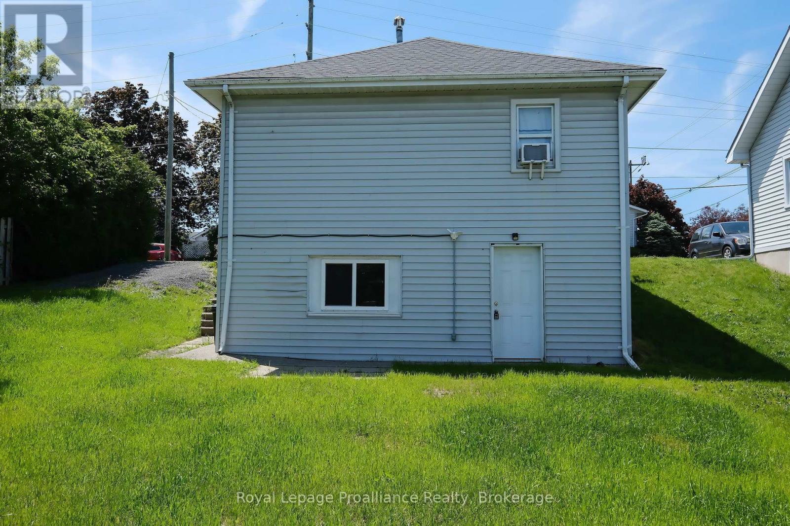 100 Crown Street, Quinte West, Ontario  K8V 1P4 - Photo 8 - X13241882