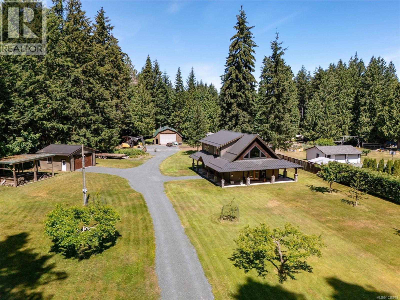 352 Ships Point Rd, Fanny Bay, British Columbia  V0R 1W0 - Photo 2 - 1038963