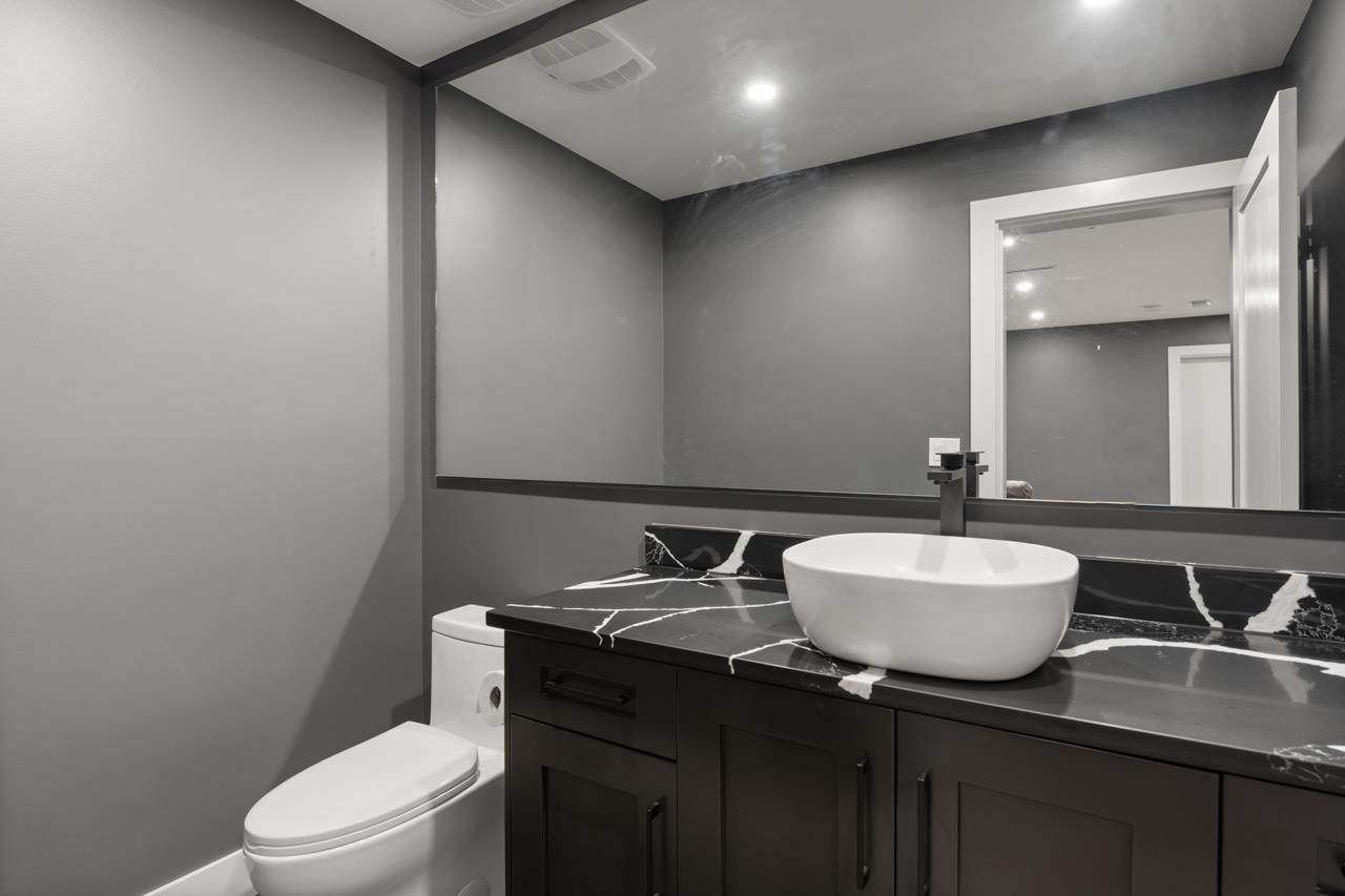 952 Parker Street, White Rock, British Columbia  V3S 8E8 - Photo 30 - R3131352