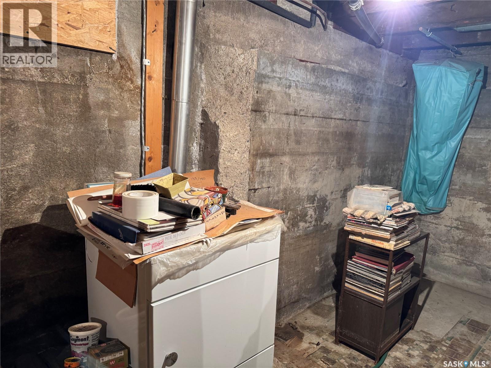 218 Main Street, Mossbank, Saskatchewan  S0H 3G0 - Photo 20 - SK037918