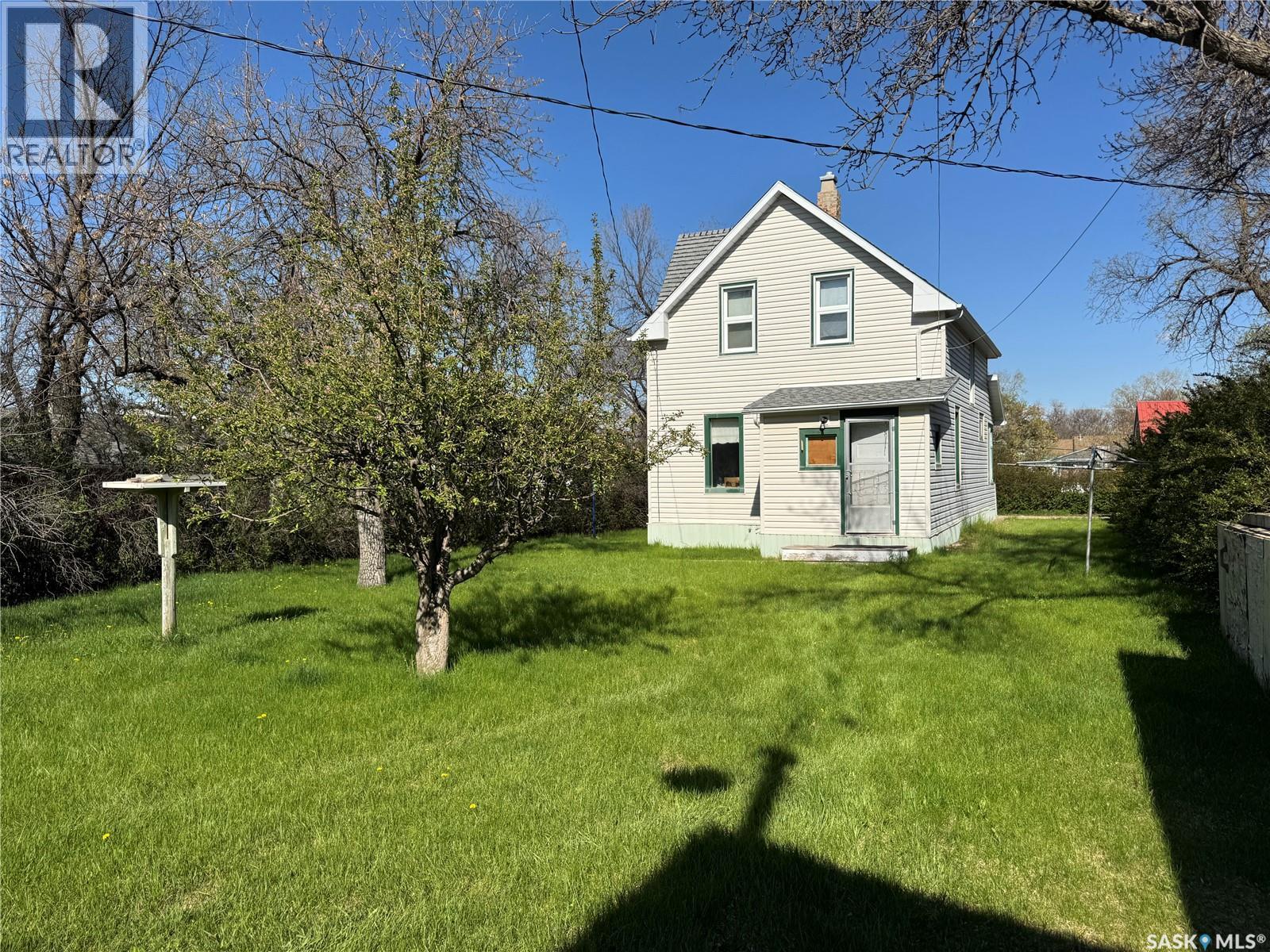 218 Main Street, Mossbank, Saskatchewan  S0H 3G0 - Photo 4 - SK037918