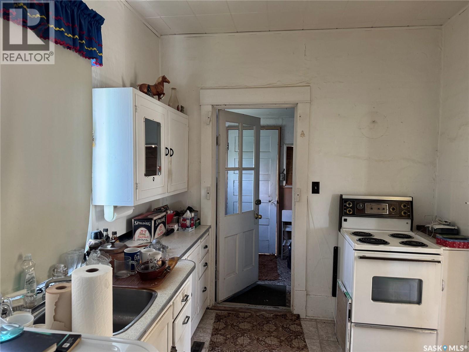 218 Main Street, Mossbank, Saskatchewan  S0H 3G0 - Photo 6 - SK037918