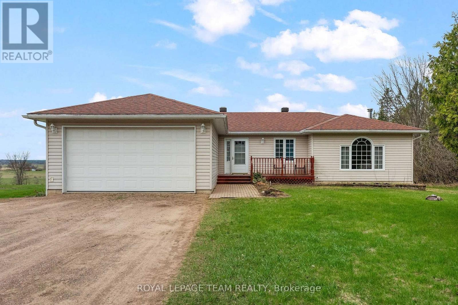 434 Stafford 2nd Line, Laurentian Valley, Ontario  K0J 1K0 - Photo 1 - X13159364