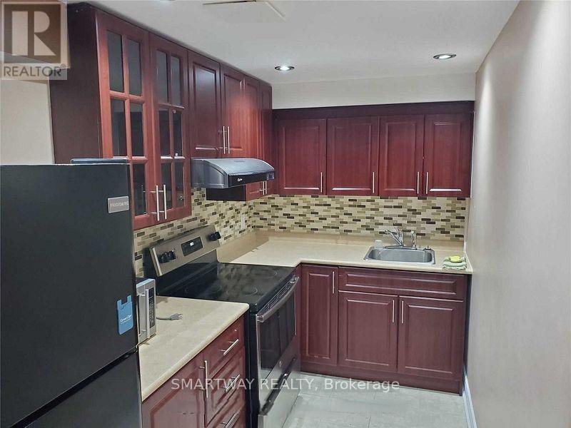 Basement Apartment - 495 Meadowridge Court, Mississauga, Ontario  L5W 0E8 - Photo 2 - W13241590