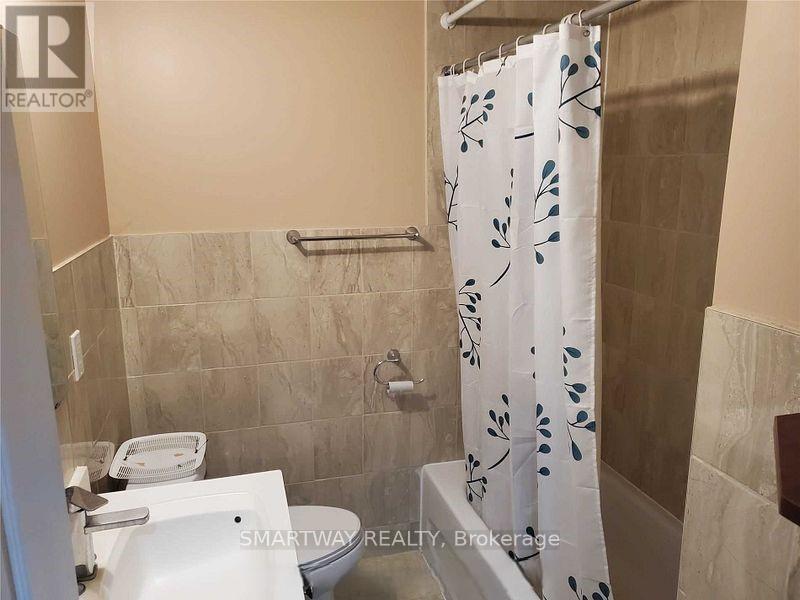 Basement Apartment - 495 Meadowridge Court, Mississauga, Ontario  L5W 0E8 - Photo 3 - W13241590