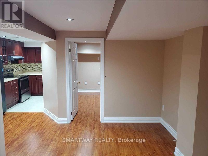 Basement Apartment - 495 Meadowridge Court, Mississauga, Ontario  L5W 0E8 - Photo 4 - W13241590