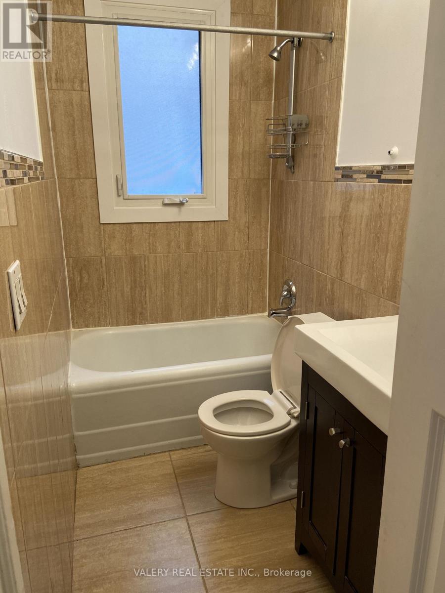 Main - 8 Boon Avenue, Toronto, Ontario  M6E 3Z3 - Photo 6 - W13241608